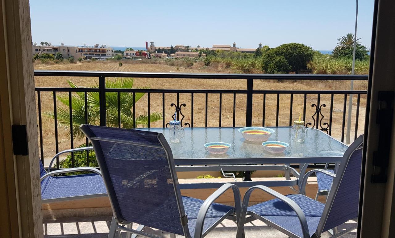 Sunny View - A Stunning Apartment With Private Rooftop بافوس المظهر الخارجي الصورة