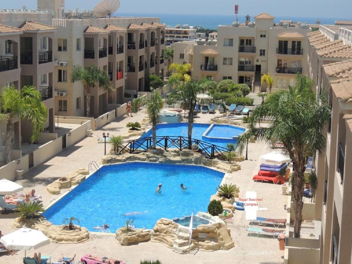 Sunny View - A Stunning Apartment With Private Rooftop بافوس المظهر الخارجي الصورة