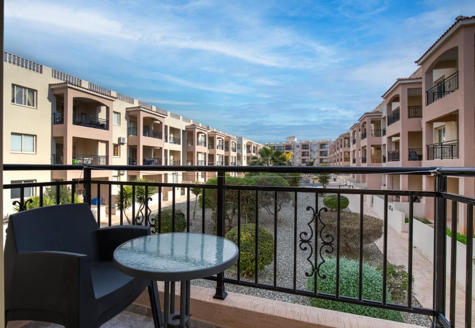 Sunny View - A Stunning Apartment With Private Rooftop بافوس المظهر الخارجي الصورة