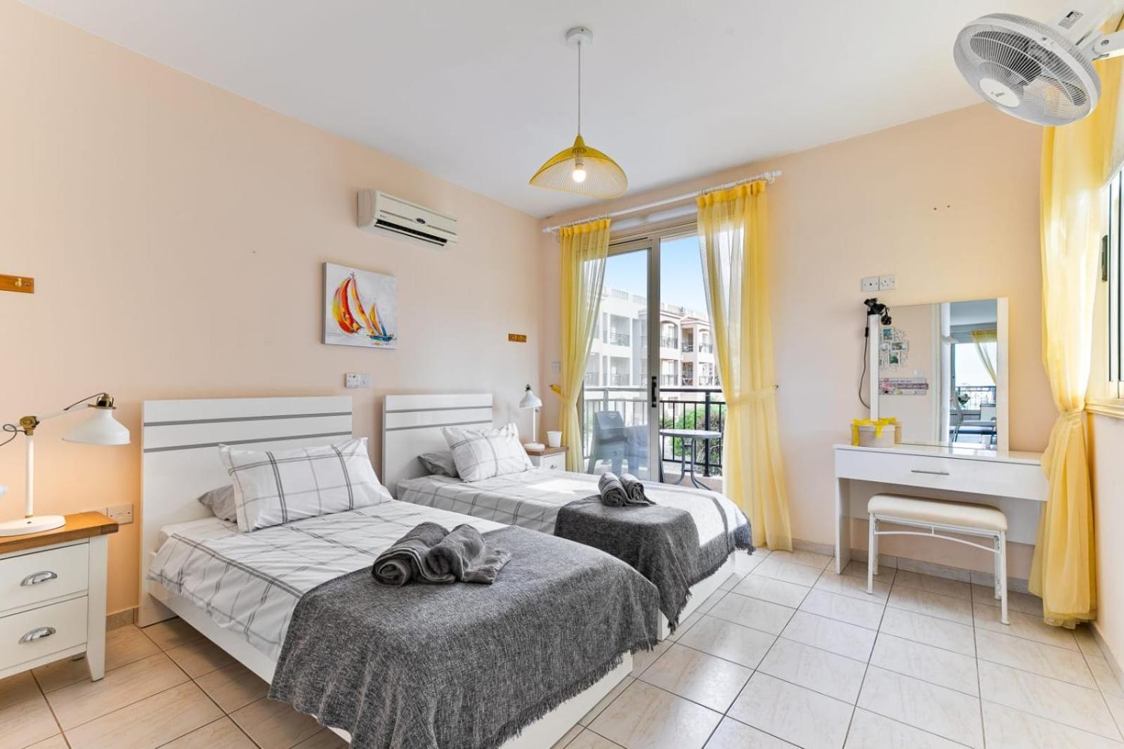 Sunny View - A Stunning Apartment With Private Rooftop بافوس المظهر الخارجي الصورة