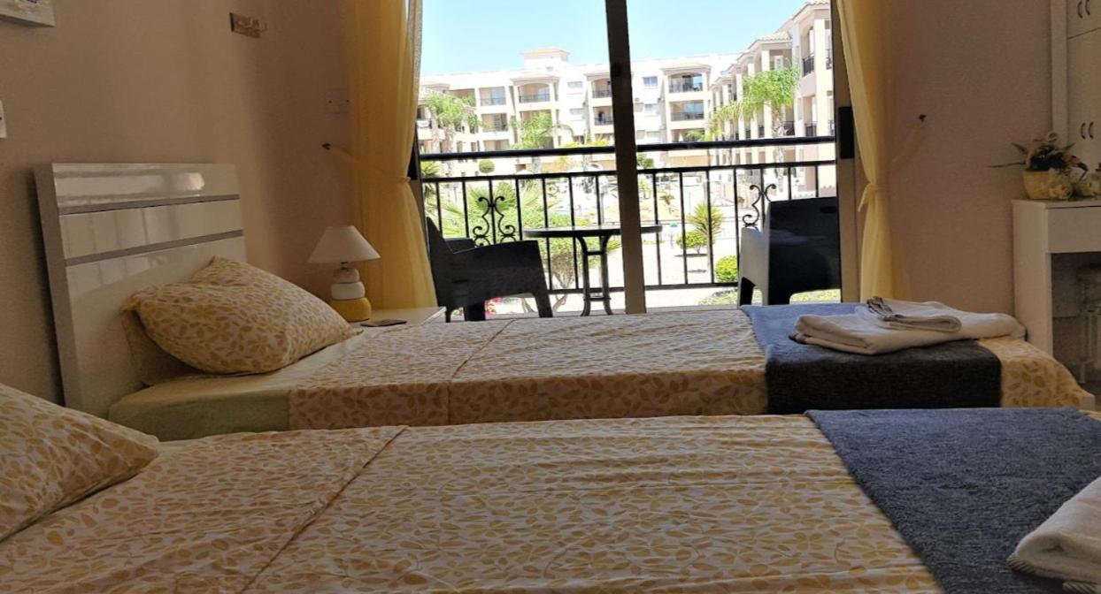 Sunny View - A Stunning Apartment With Private Rooftop بافوس المظهر الخارجي الصورة